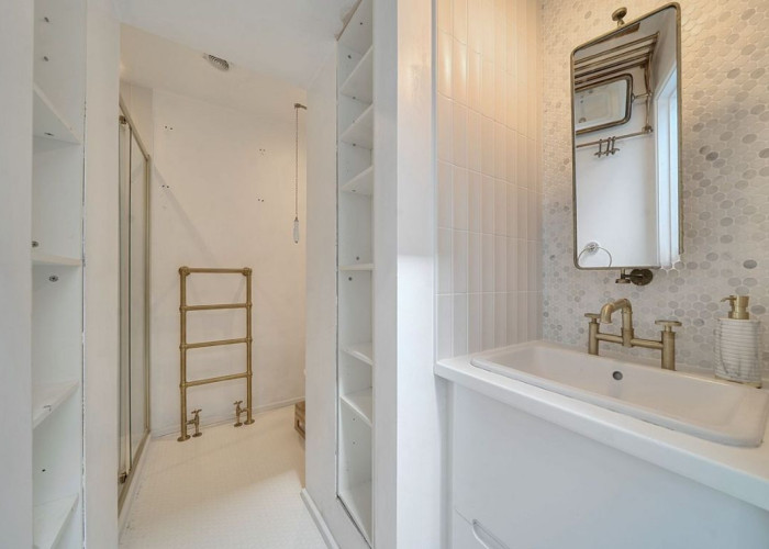 10. Shower Room