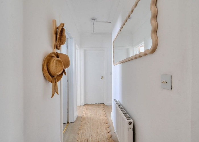 6. Hall