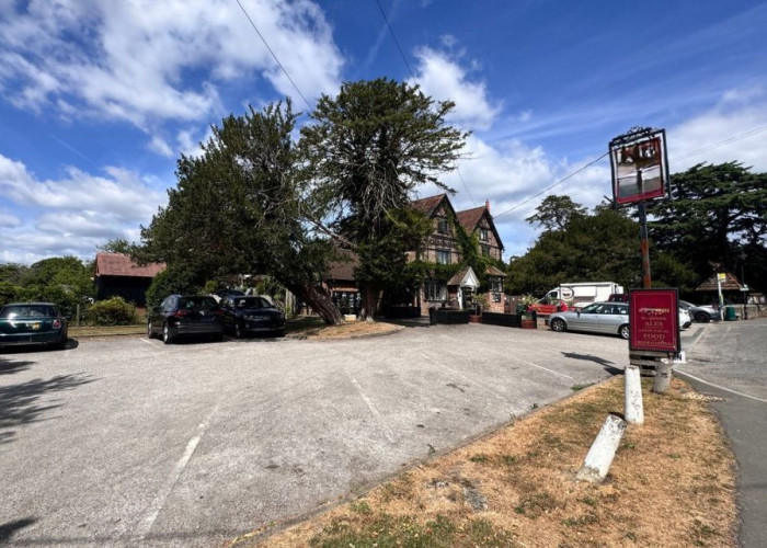 4. Car Park (Open Air), Pub / Bar