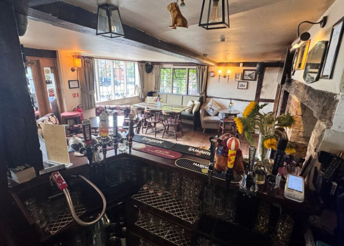 11. Pub / Bar