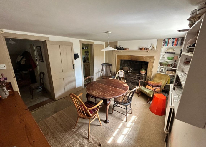 8. Diningroom, Fireplace