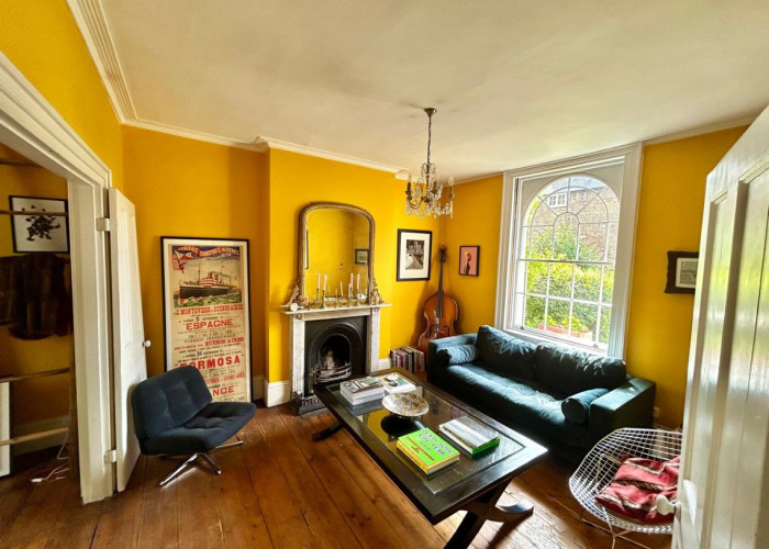 3. Livingroom, Fireplace, Wooden Floor, Colourful