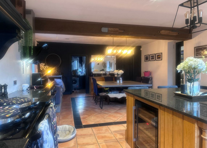 7. Kitchen, Kitchen (With Island), Kitchen (Wooden Units), Open-plan