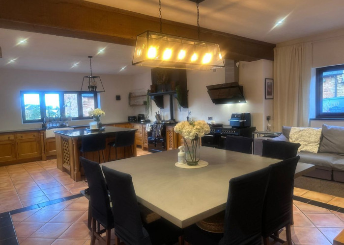 9. Kitchen, Diningroom