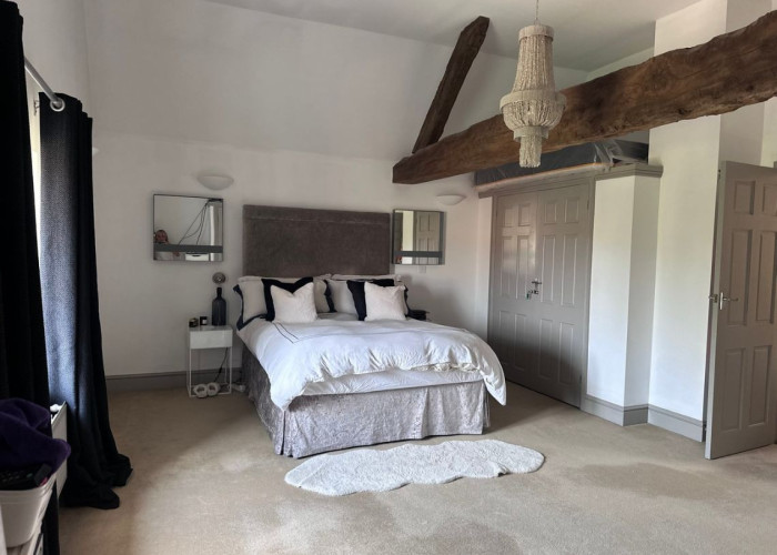 15. Bedroom (Master/En-Suite)
