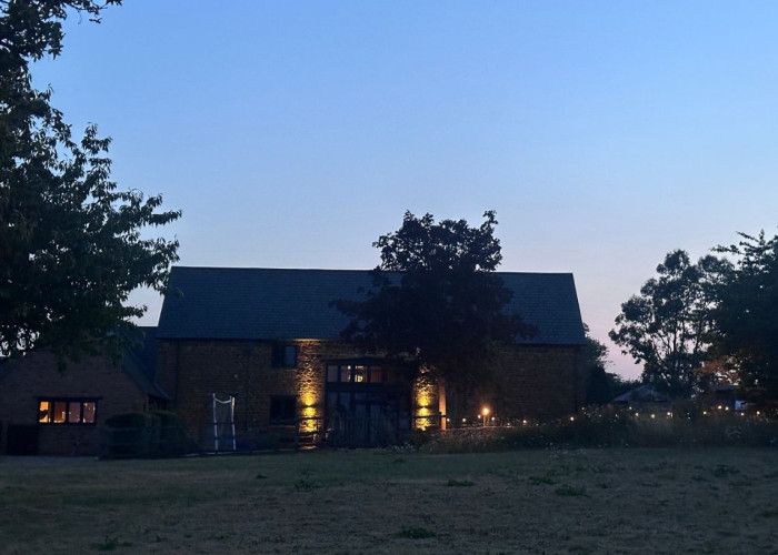 1. Barn, House / Cottage Exterior
