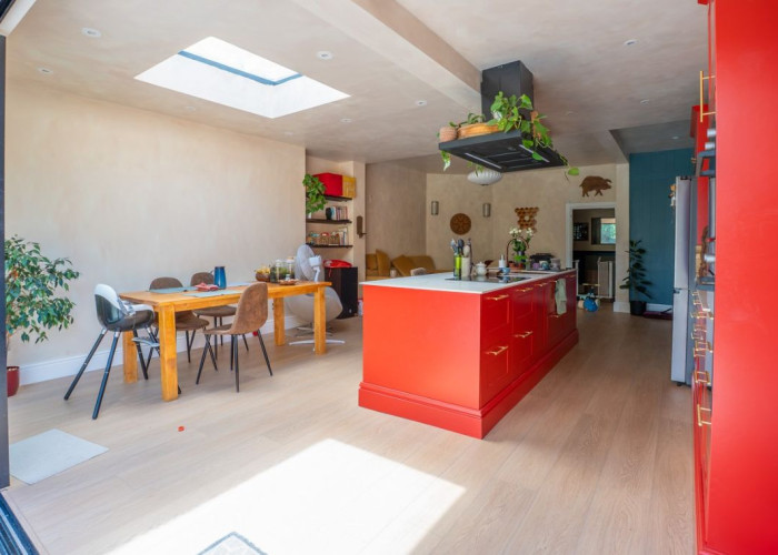 15. Diningroom, Kitchen (With Island), Kitchen (Coloured units), Kitchen With Table, Open-plan, Skylight