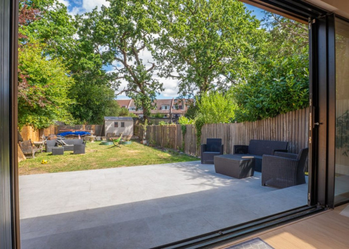 18. Patio / Veranda, Bi-Fold Doors