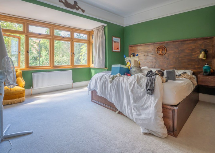 19. Bedroom (Master/En-Suite)