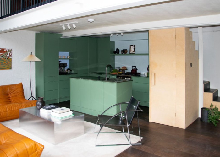 9. Kitchen (Coloured units), Open-plan