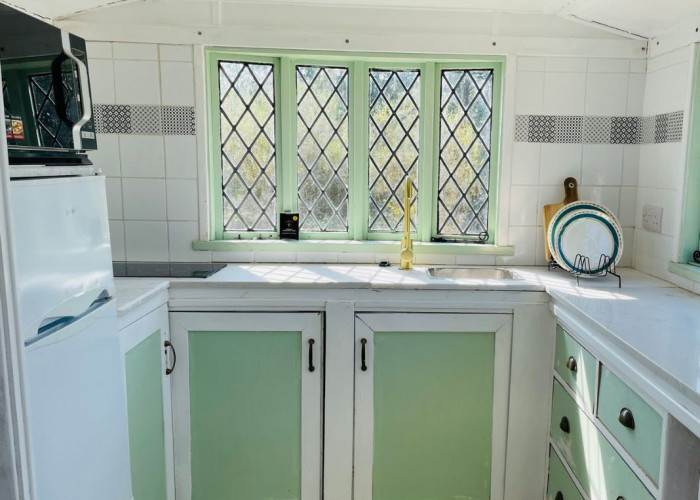 8. Kitchen, Kitchen (Coloured units), Cabin or Shepherds Hut