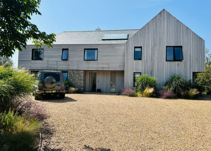 2. Exterior, Driveway