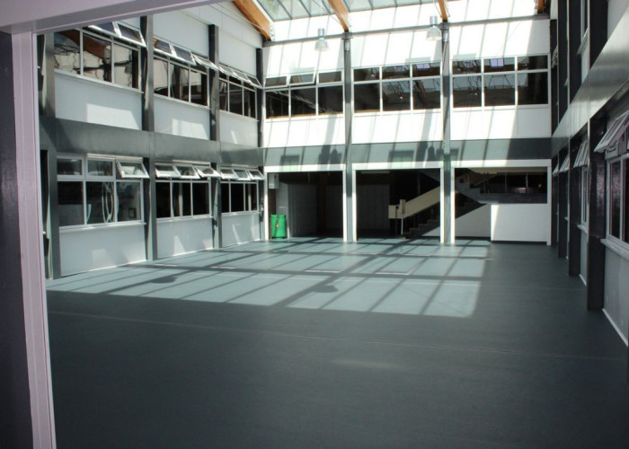 15. Hall, School / College, Skylight