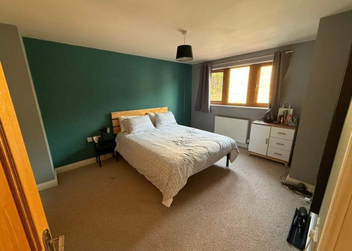 16. Bedroom (Master/En-Suite), Bedroom (Coloured)