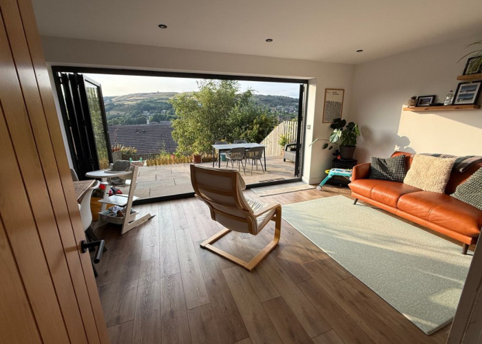 Five Bedroom Semi-detached House For Filming