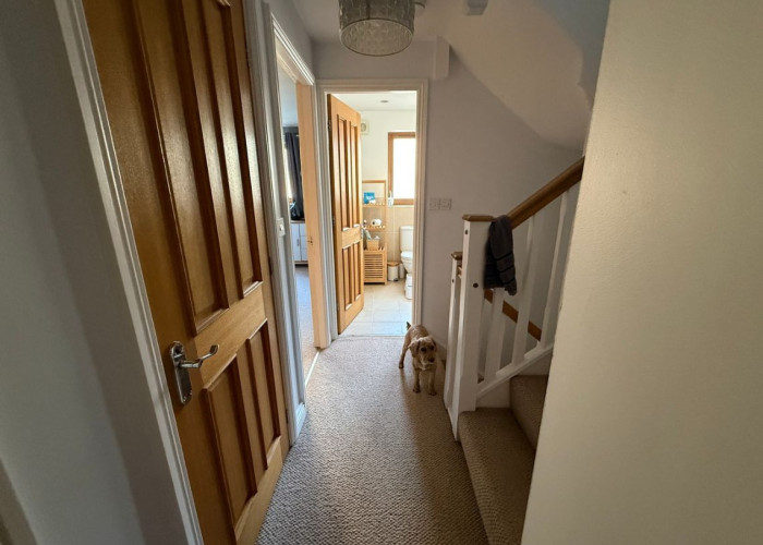 18. Hall, Landing