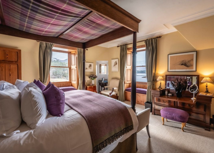 16. Bedroom (Master/En-Suite)