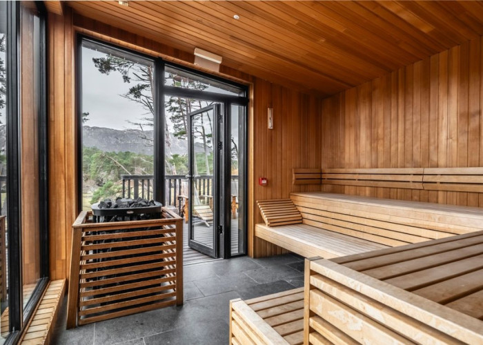 22. Sauna / Steam Room