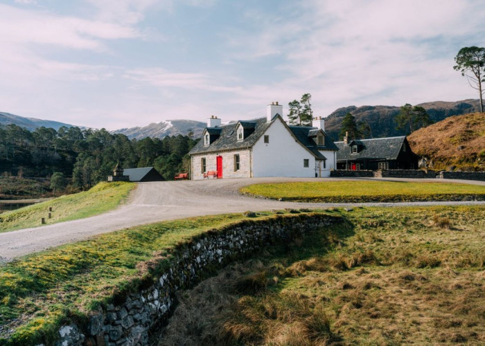 23. House / Cottage