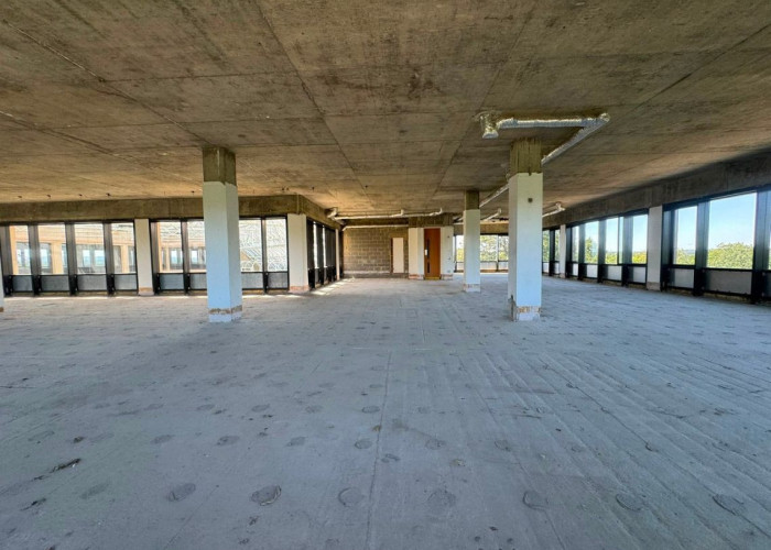 25. Warehouse (Pillared)