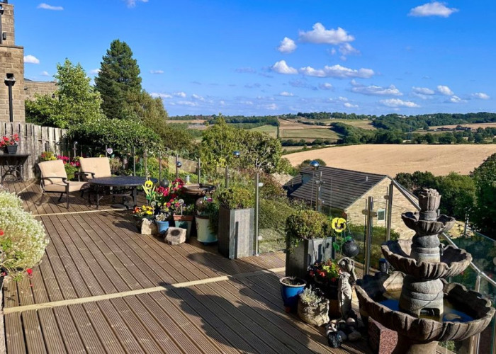 27. Countryside View, Decking