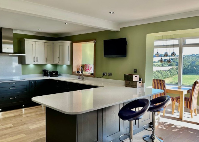 5. Kitchen, Kitchen (Coloured units), Open-plan