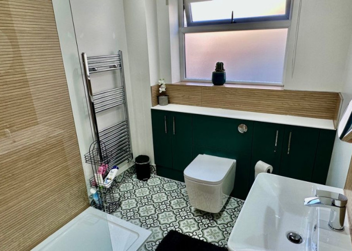26. Shower Room