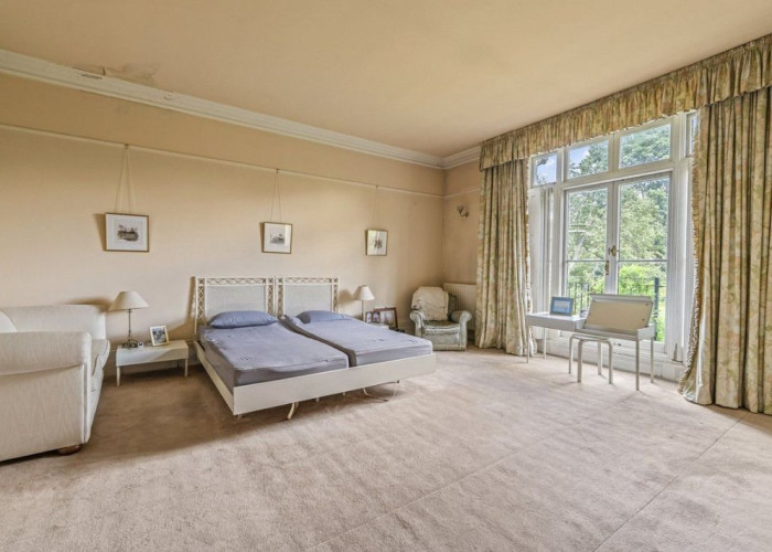 11. Bedroom (Double)
