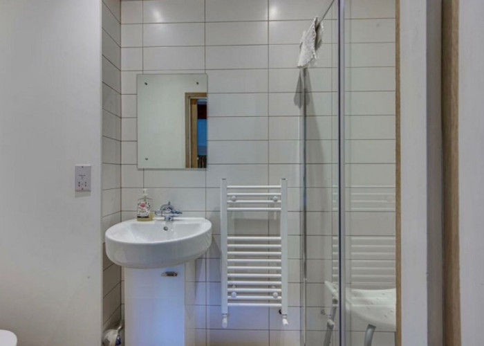 20. Shower Room