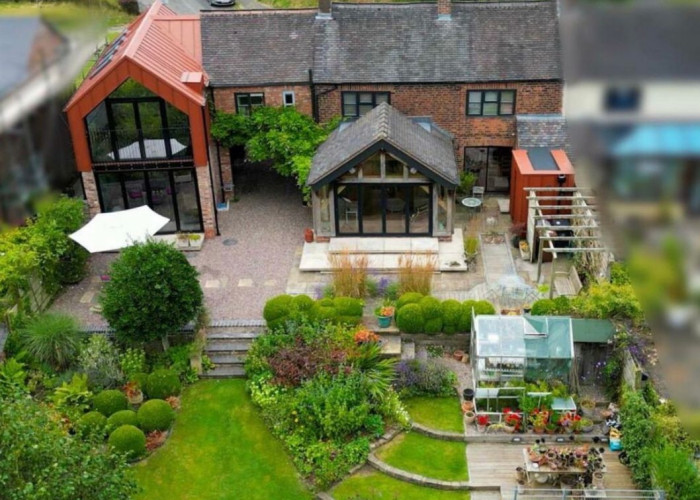 35. Exterior, Garden (Rear, Large)