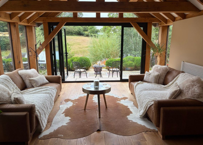 13. Livingroom, Bi-Fold Doors