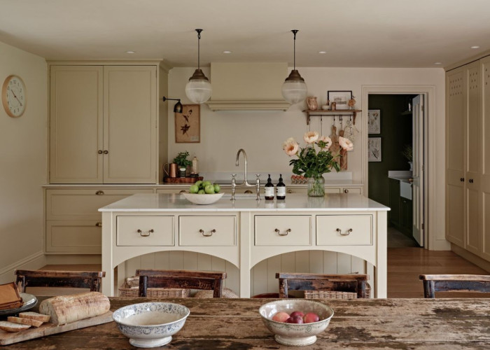 8. Kitchen (Cream or White units), Kitchen (Rustic)