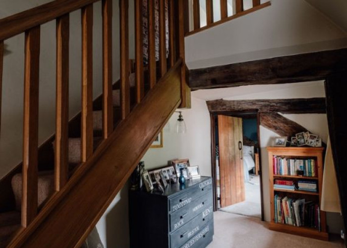 27. Stairway / Staircase