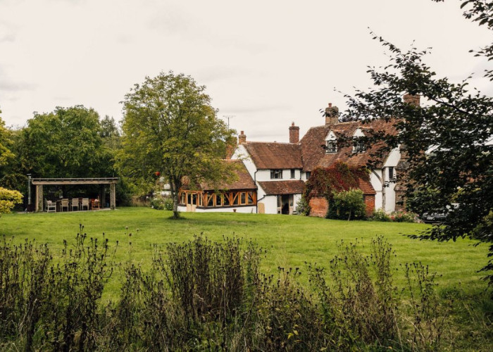 1. Manor House, Garden (Rear, Large), Coronavirus-Friendly