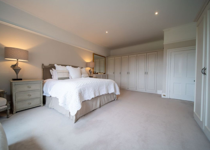 28. Bedroom (Master/En-Suite)