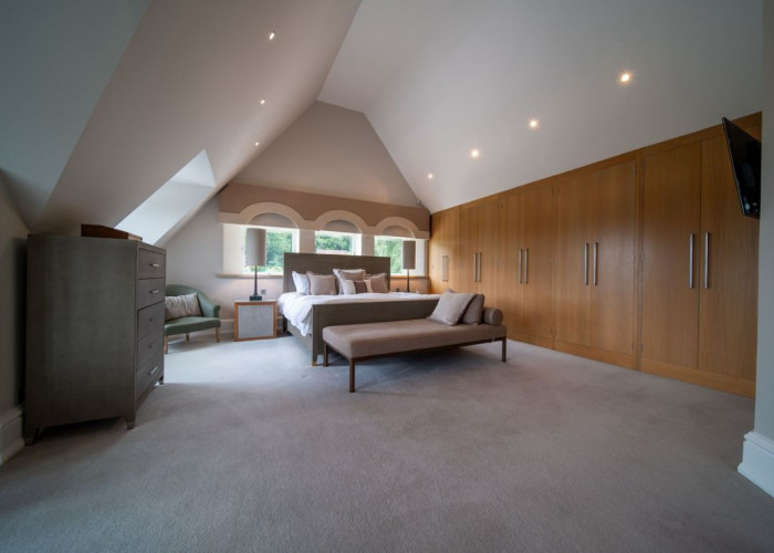 47. Bedroom (Master/En-Suite), Bedroom (Double)