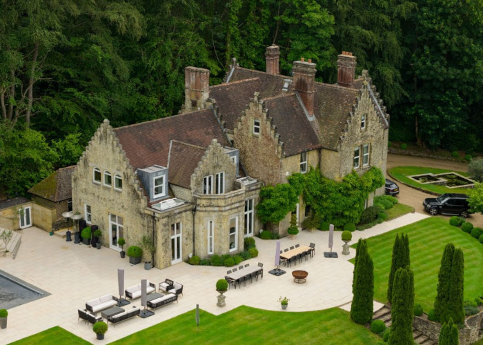 5. Garden (Rear, Large), Coronavirus-Friendly, Exterior (Stately Home/Castle)