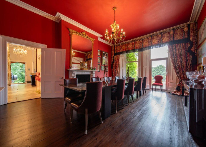 21. Diningroom
