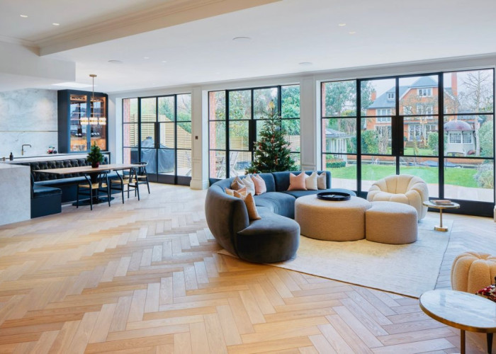 Livingroom at Victorian Riverside Five Bedroom House With A Terrace For Filming, Middlesex