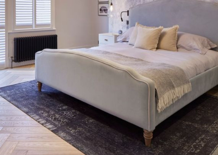 Bedroom (Double) at Victorian Riverside Five Bedroom House With A Terrace For Filming, Middlesex