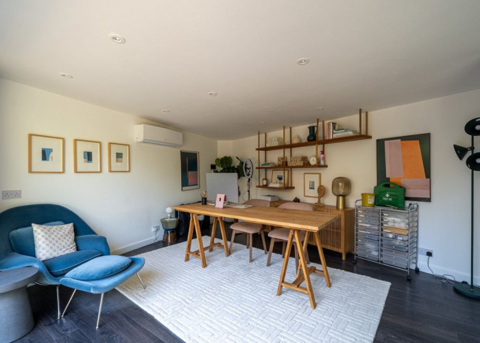 Diningroom at Victorian Terrace with Large Open Plan Space For Filming, London
