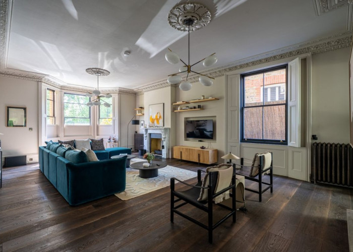 Livingroom at Victorian Terrace with Large Open Plan Space For Filming, London