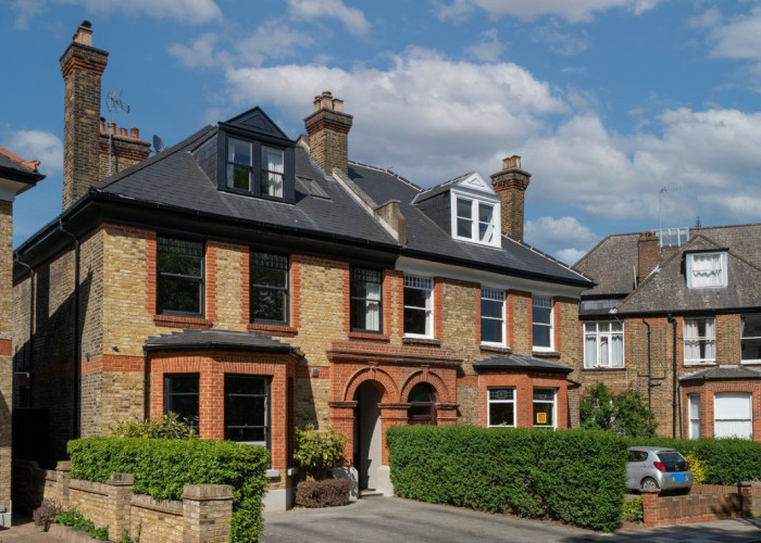Window, House at Victorian Terrace with Large Open Plan Space For Filming, London