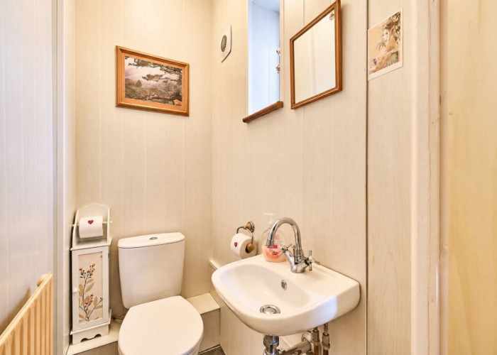 Bathroom at Characterful, Versatile Detached Property For Filming, Staffordshire