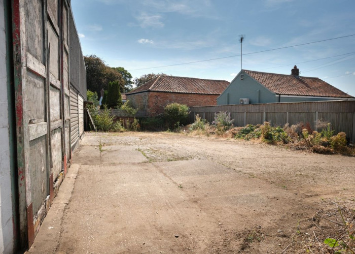 Wall, Land lot at Industrial Garage And Workshop For Filming, Norfolk