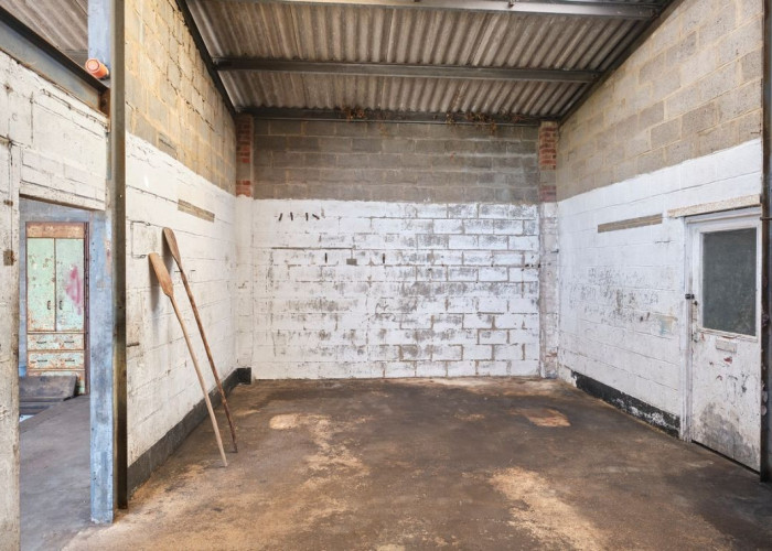 Wall, Flooring at Industrial Garage And Workshop For Filming, Norfolk