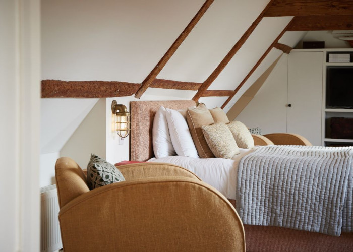 Bedroom, Wood at Spacious Three Storey House For Filming, Norfolk