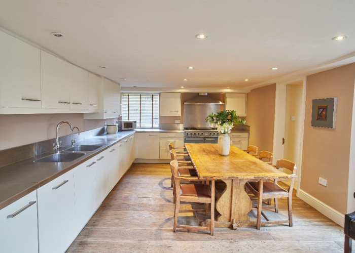 Kitchen (Modern), Kitchen With Table, Kitchen (White units), Kitchen (Gas Hob) at Spacious Three Storey House For Filming, Norfolk