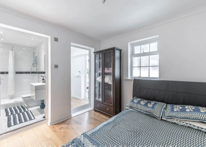 Bedroom (Master/En-Suite) at Detached Home Across Three Floors For Filming, London