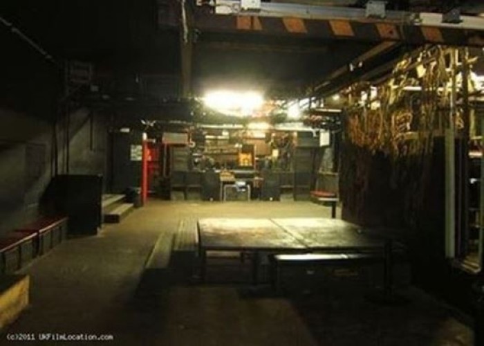 11. Warehouse (Dark)